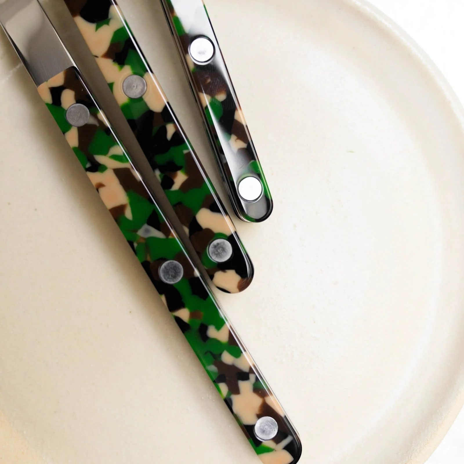 Bistrot Camouflage, Camouflage - Pelle à tarte coupante - Image 2